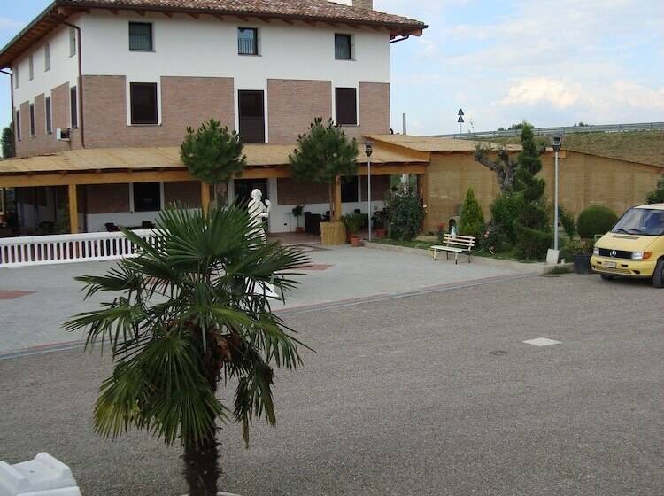 مسافرخانه Gran Parco