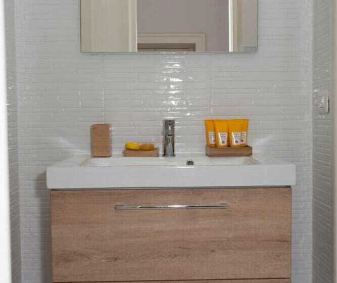 פונדק Palazzo Caracciolo