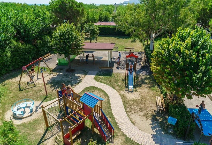 فندق Centro Vacanze Camping Spinnaker