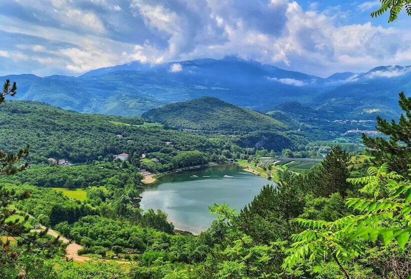 בית מלון כפרי Lilla