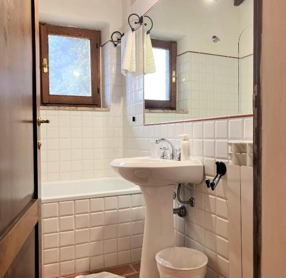 فندق ريفى Fattoria Lornano Winery