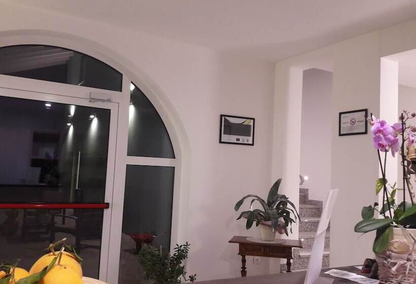 乡村酒店  Maso Tobel Riva Del Garda