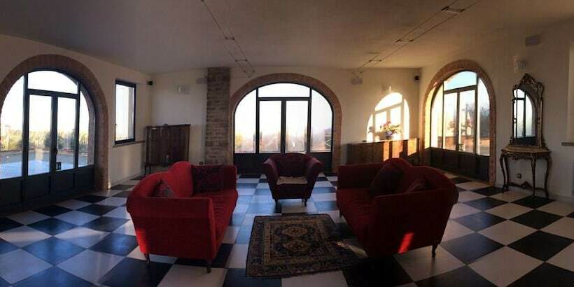 هتل روستایی Villa La Bambagina