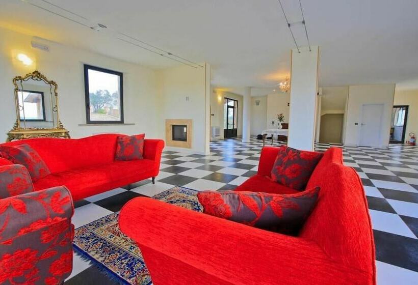 هتل روستایی Villa La Bambagina