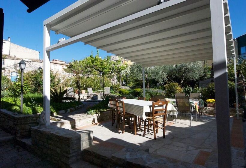 ペンション Art & Breakfast