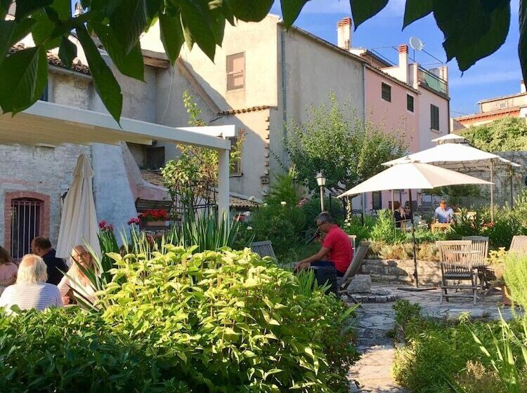 ペンション Art & Breakfast