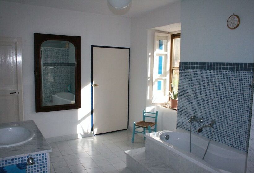 ペンション Art & Breakfast