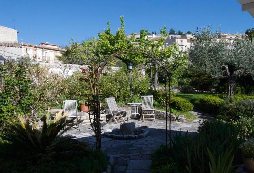 ペンション Art & Breakfast