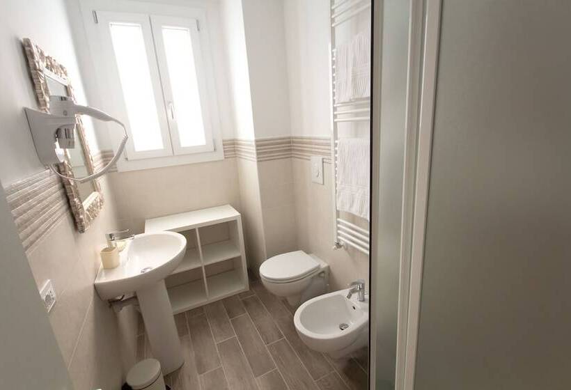 بنسيون Emily Rooms