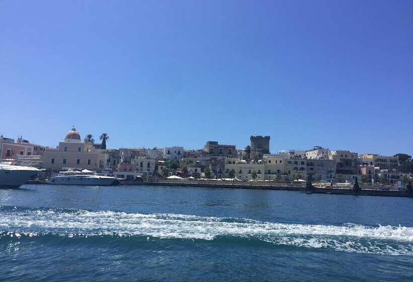 פנסיון Harbour View