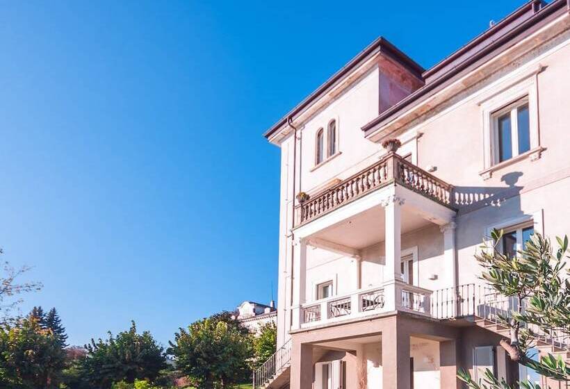 بنسيون White Lilac Romantic B&b  Adults Only