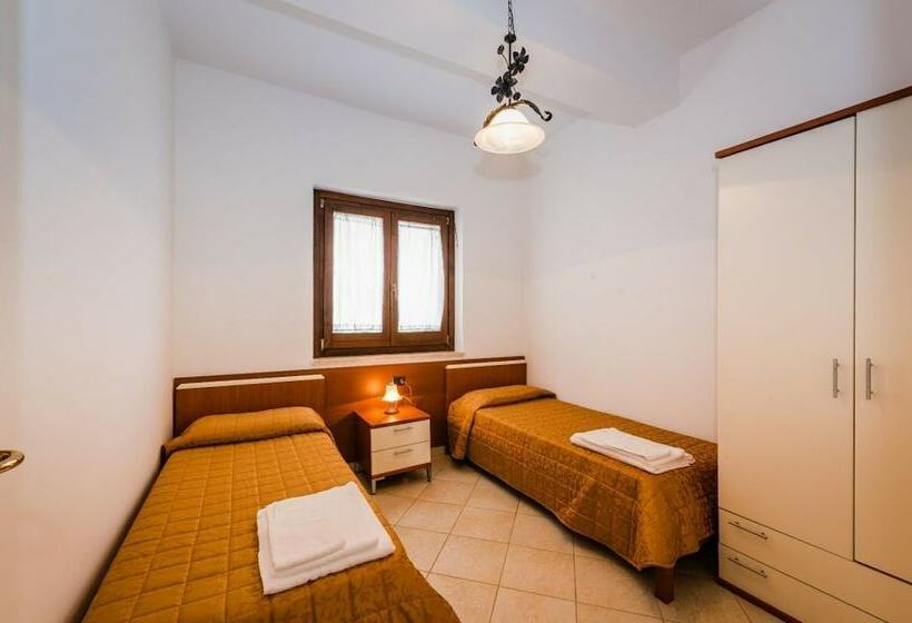 レジデンス Villaggio Punta Alice Srl