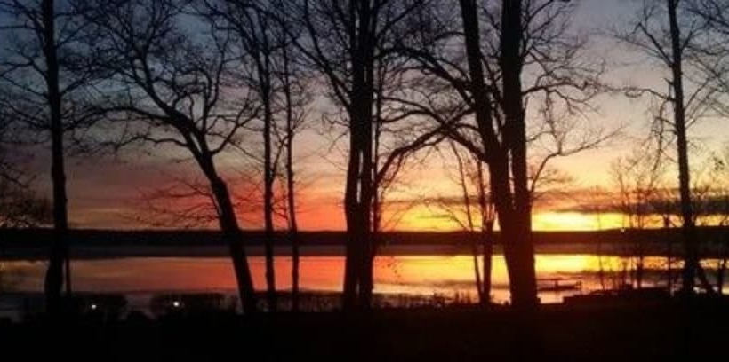 مبيت وإفطار Maple Springs Lake Side Inn