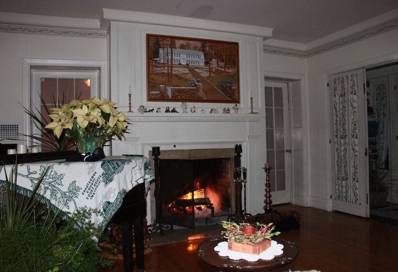 مبيت وإفطار Maple Springs Lake Side Inn