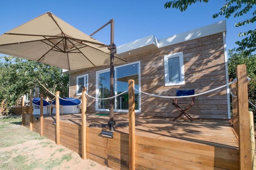 Cottage Beach Vico