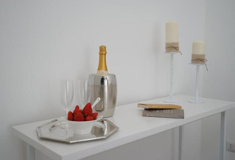 Femily B&b Bed And Breakfast Di Puglia In   Bari