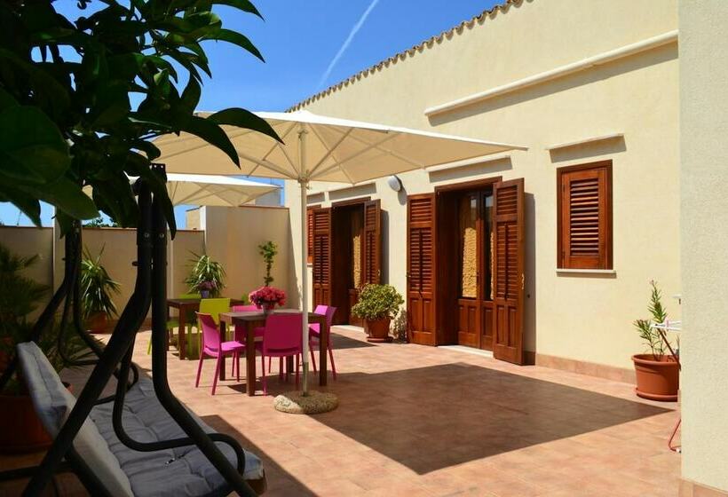 مسافرخانه Case Vacanze La Giara