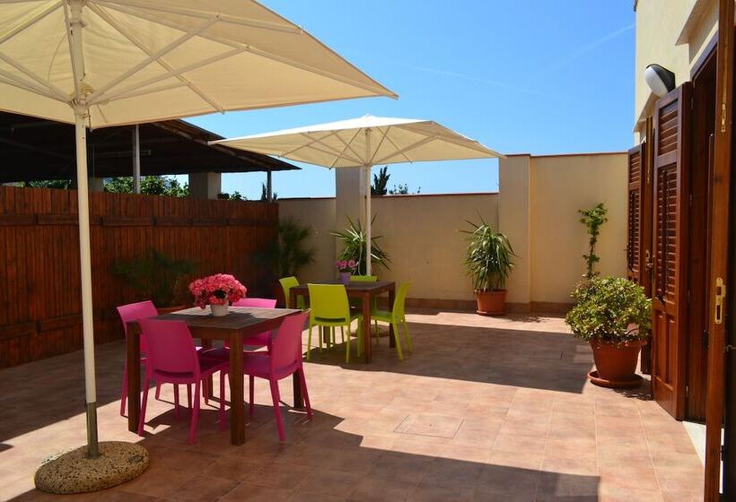 مسافرخانه Case Vacanze La Giara