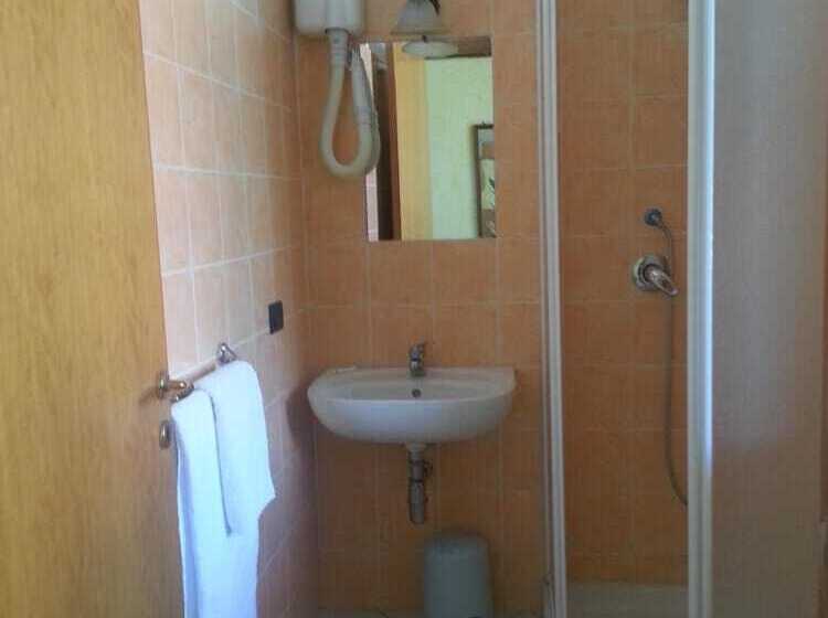 مسافرخانه Mistef