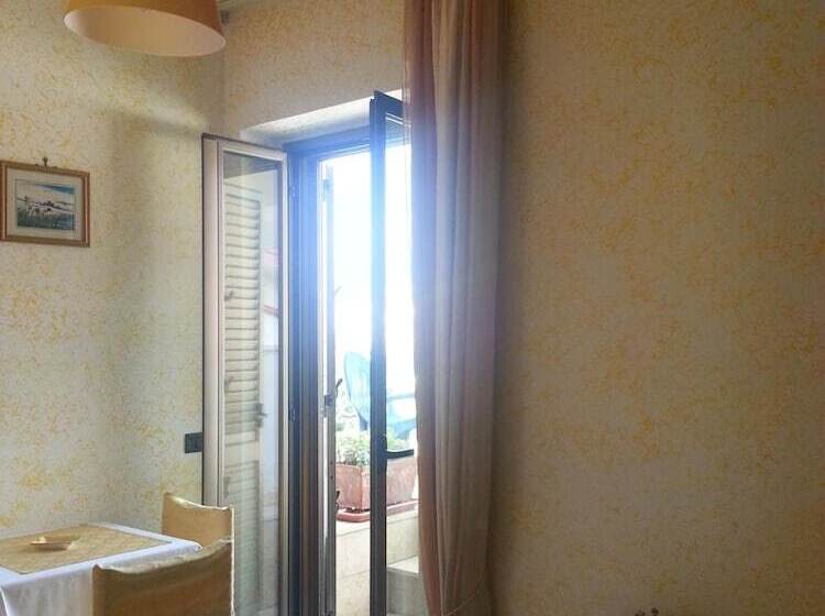 مسافرخانه Mistef