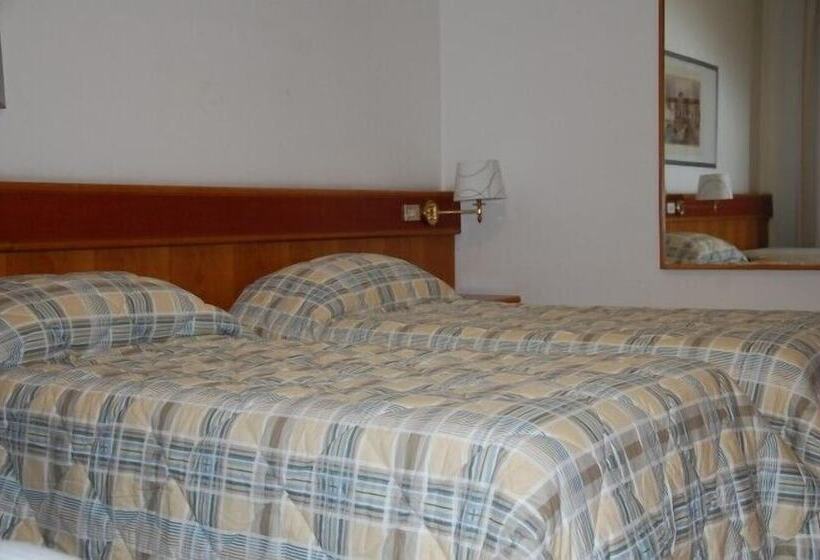 בית מלון כפרי Albergo Ristorante Del Ponte