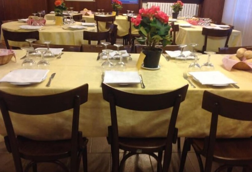 בית מלון כפרי Albergo Ristorante Del Ponte