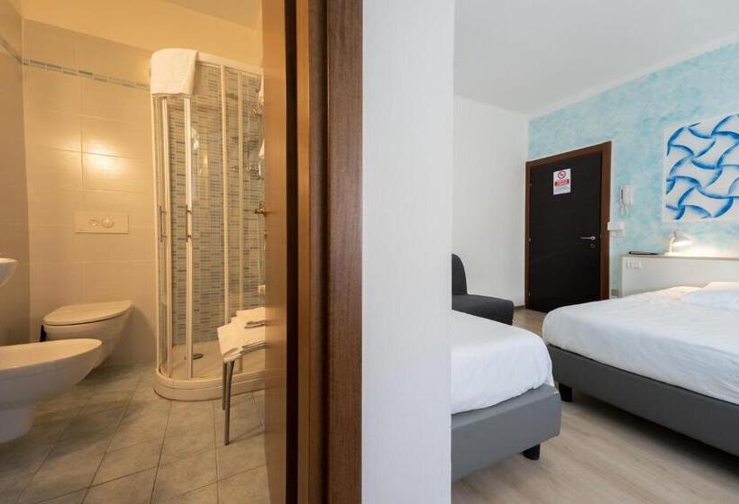 ホテル Benaco Mavras