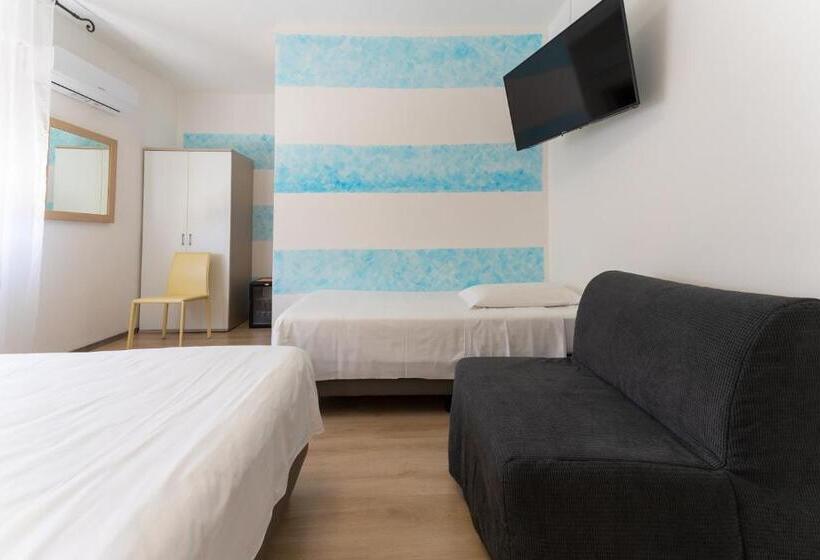 ホテル Benaco Mavras