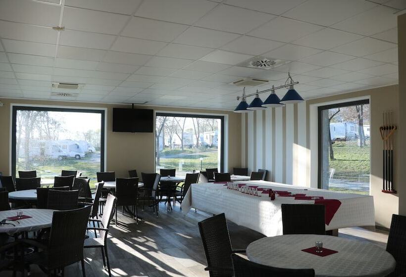 Hotel Lazy Bee Camping Village