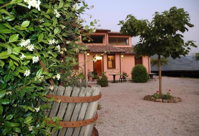 فندق ريفى Agriturismo La Pila