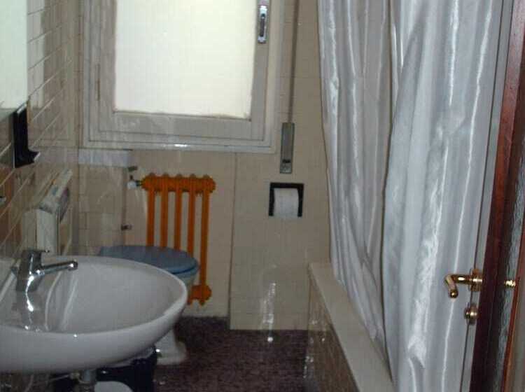 호텔 Triana E Tyche