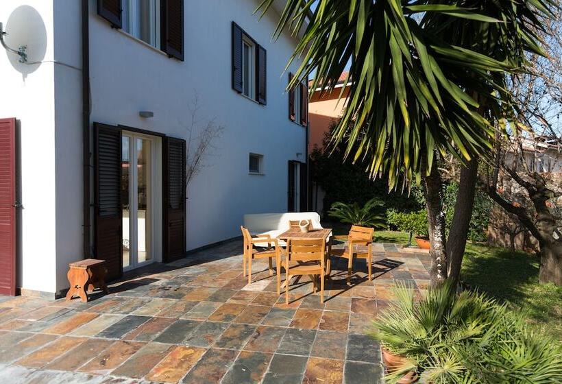 פנסיון Guest House Le Acacie