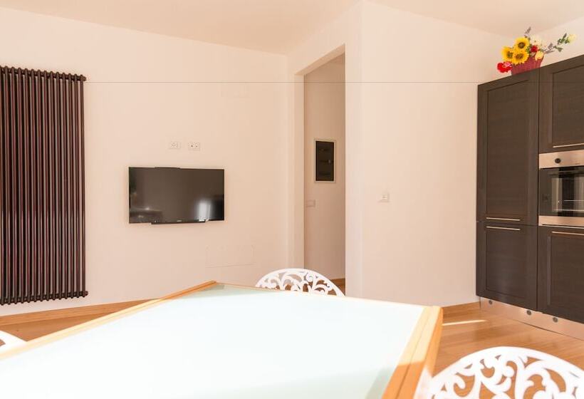 פנסיון Guest House Le Acacie