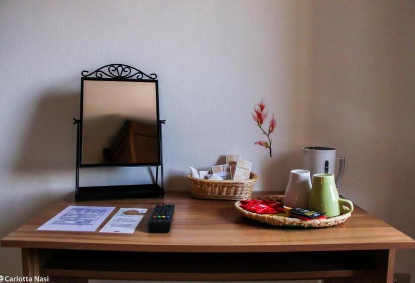 ベッドアンドブレックファースト La Calla