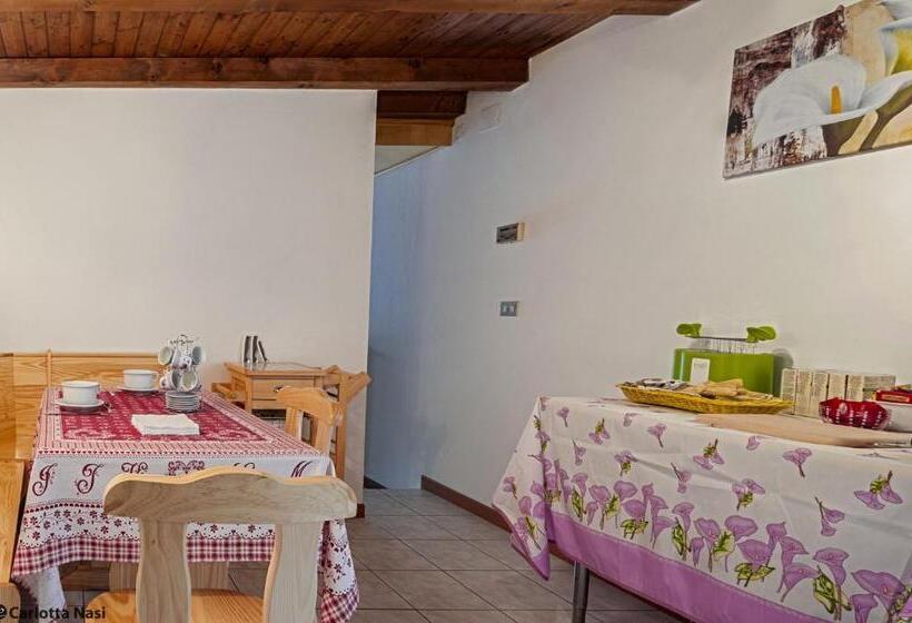 ベッドアンドブレックファースト La Calla