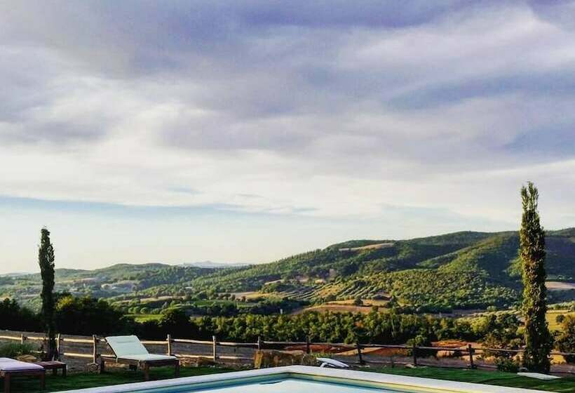 مسافرخانه Pietriccio Rosso