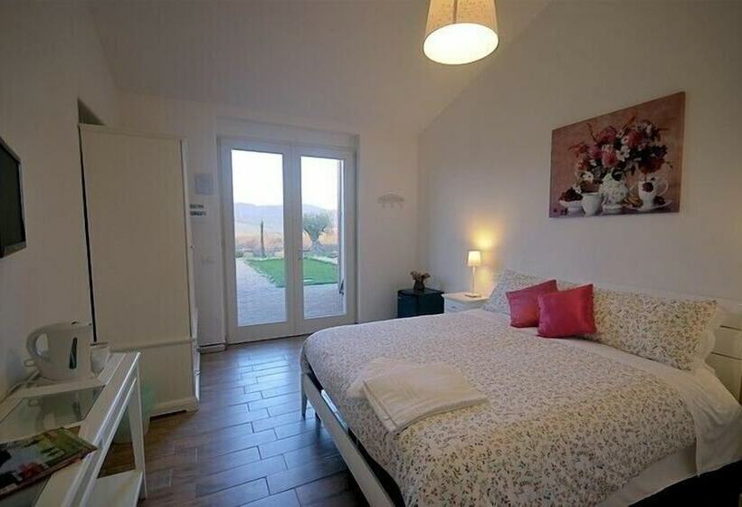 مسافرخانه Pietriccio Rosso