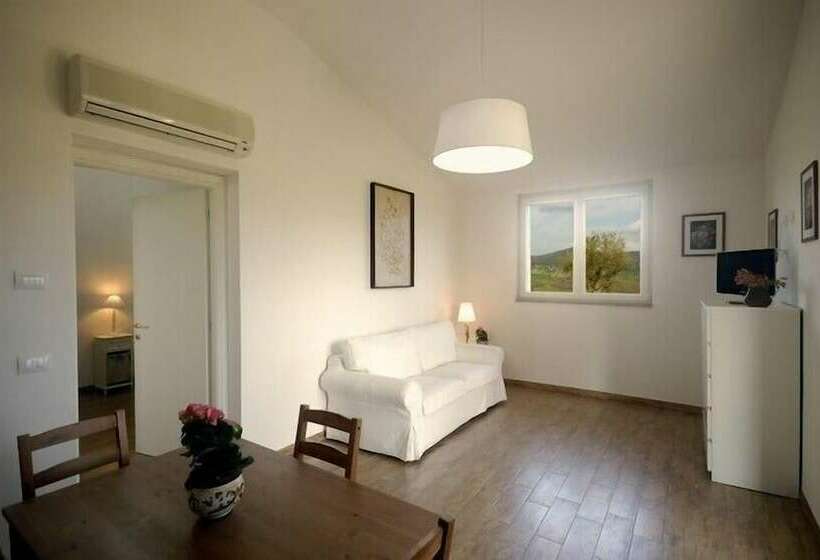 مسافرخانه Pietriccio Rosso