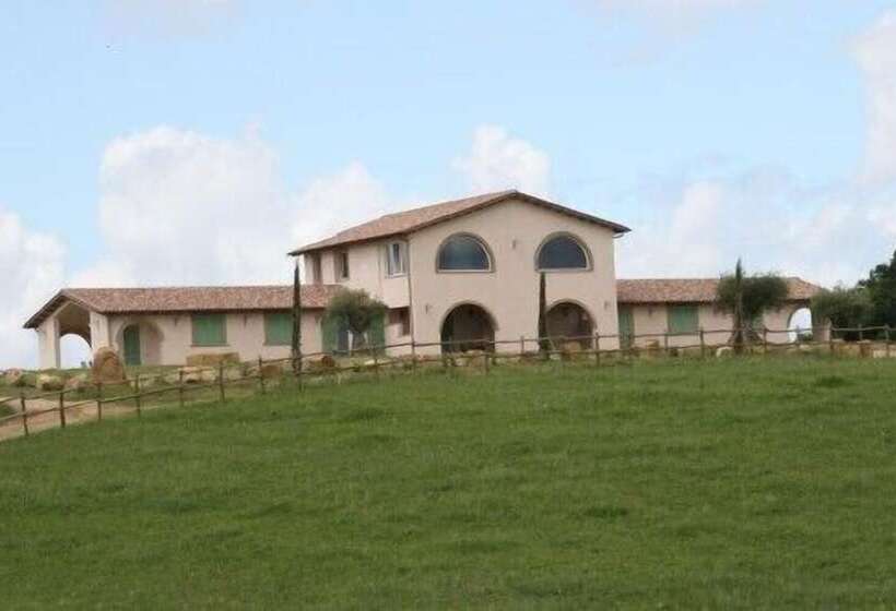 مسافرخانه Pietriccio Rosso