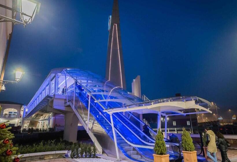 פונדק Villa Carolina Resort