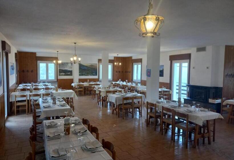 ホテル Albergo Ristorante Payarin
