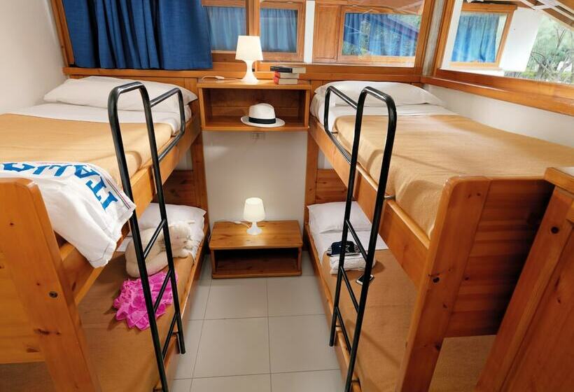 호텔 Isamar Holiday Village