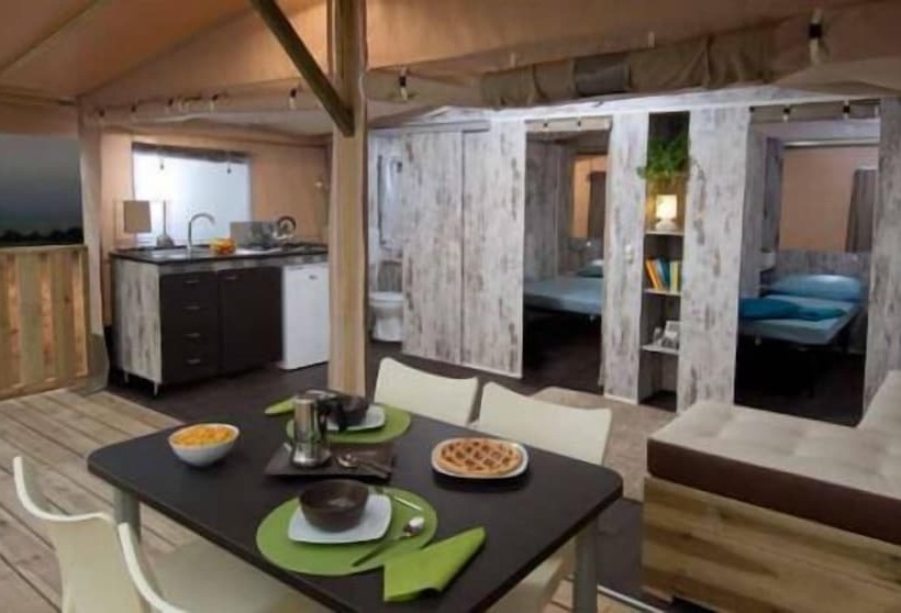 호텔 Parco Del Lago Glamping & Lodges
