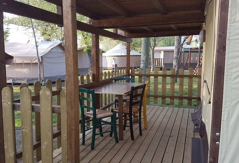 호텔 Parco Del Lago Glamping & Lodges