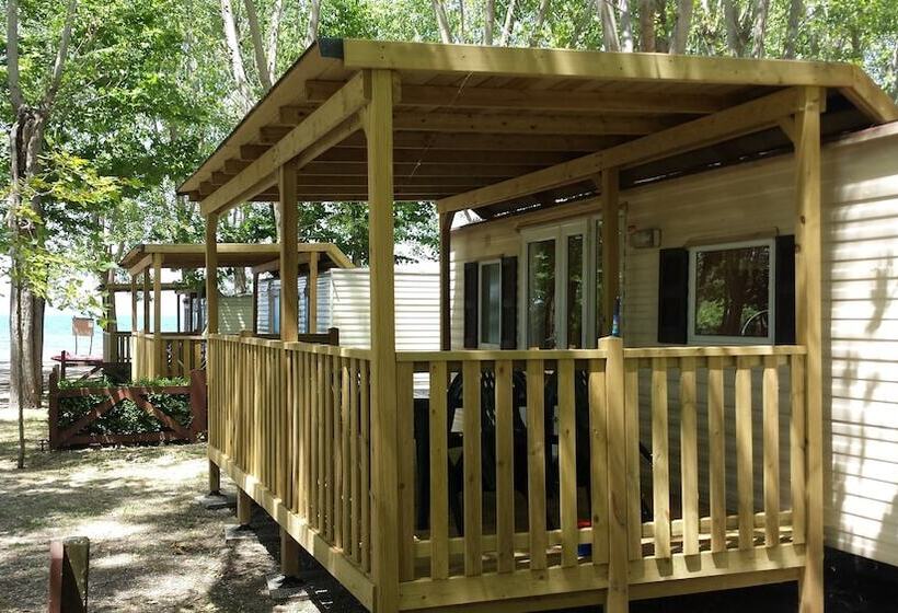 호텔 Parco Del Lago Glamping & Lodges