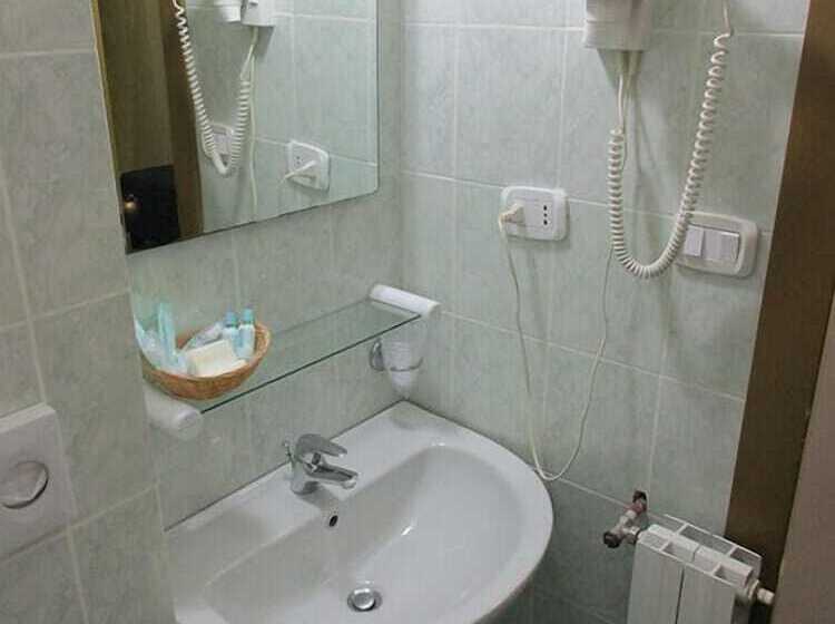 ホテル Ristorante Tre Galletti