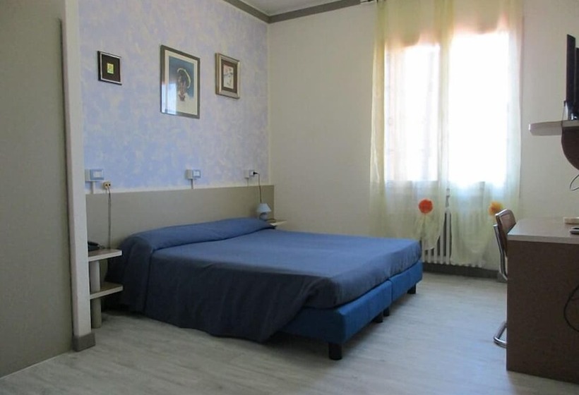 هتل Ristorante Tre Galletti