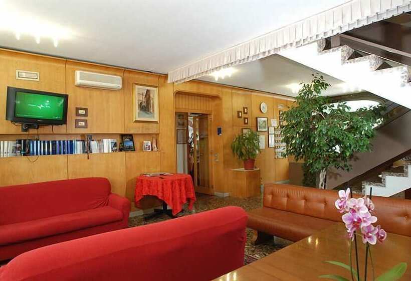 ホテル Ristorante Tre Galletti