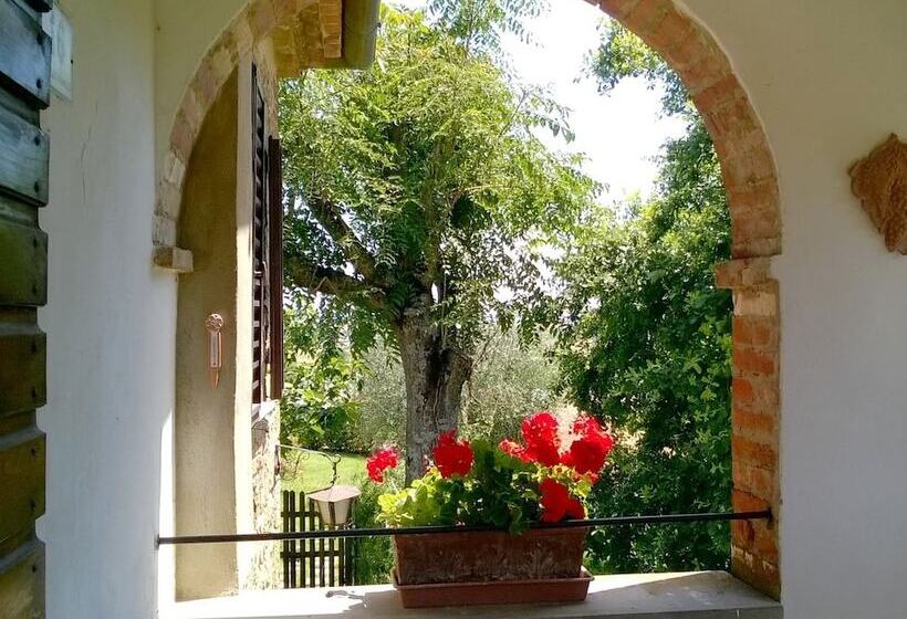 فندق ريفى Agriturismo Podere Caggiolo   Swimming Pool & Air Conditioning