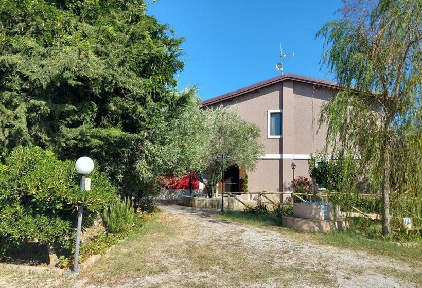 فندق ريفى Azienda Agrituristica Le Betulle